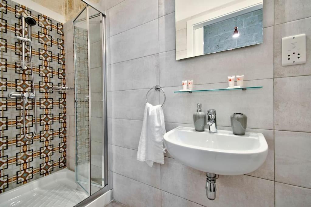 Vallettastay Old Lodge Apartment 3 Ngoại thất bức ảnh