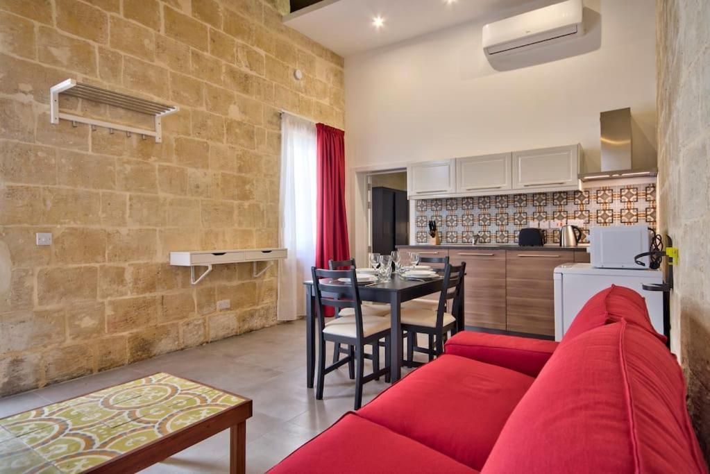 Vallettastay Old Lodge Apartment 3 Ngoại thất bức ảnh