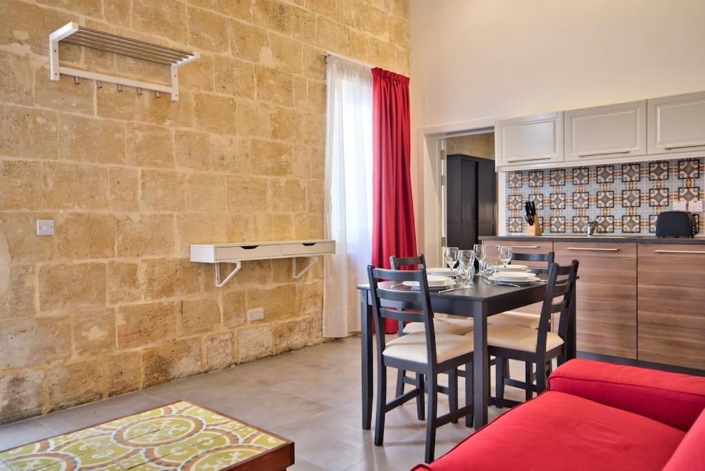 Vallettastay Old Lodge Apartment 3 Ngoại thất bức ảnh