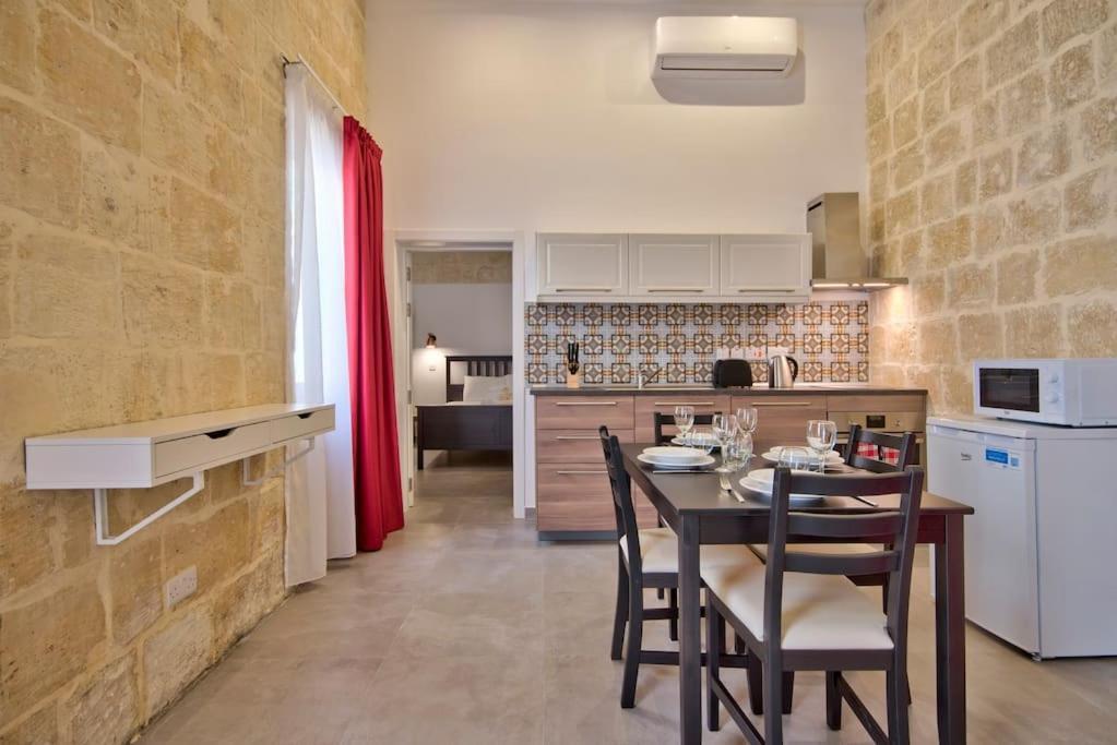 Vallettastay Old Lodge Apartment 3 Ngoại thất bức ảnh