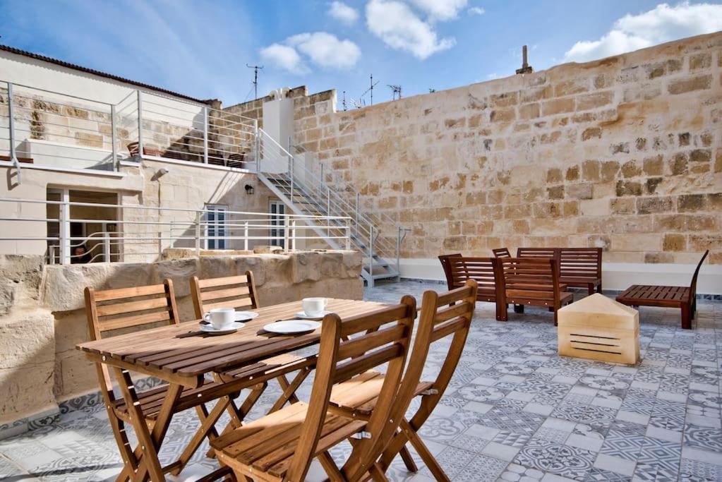 Vallettastay Old Lodge Apartment 3 Ngoại thất bức ảnh
